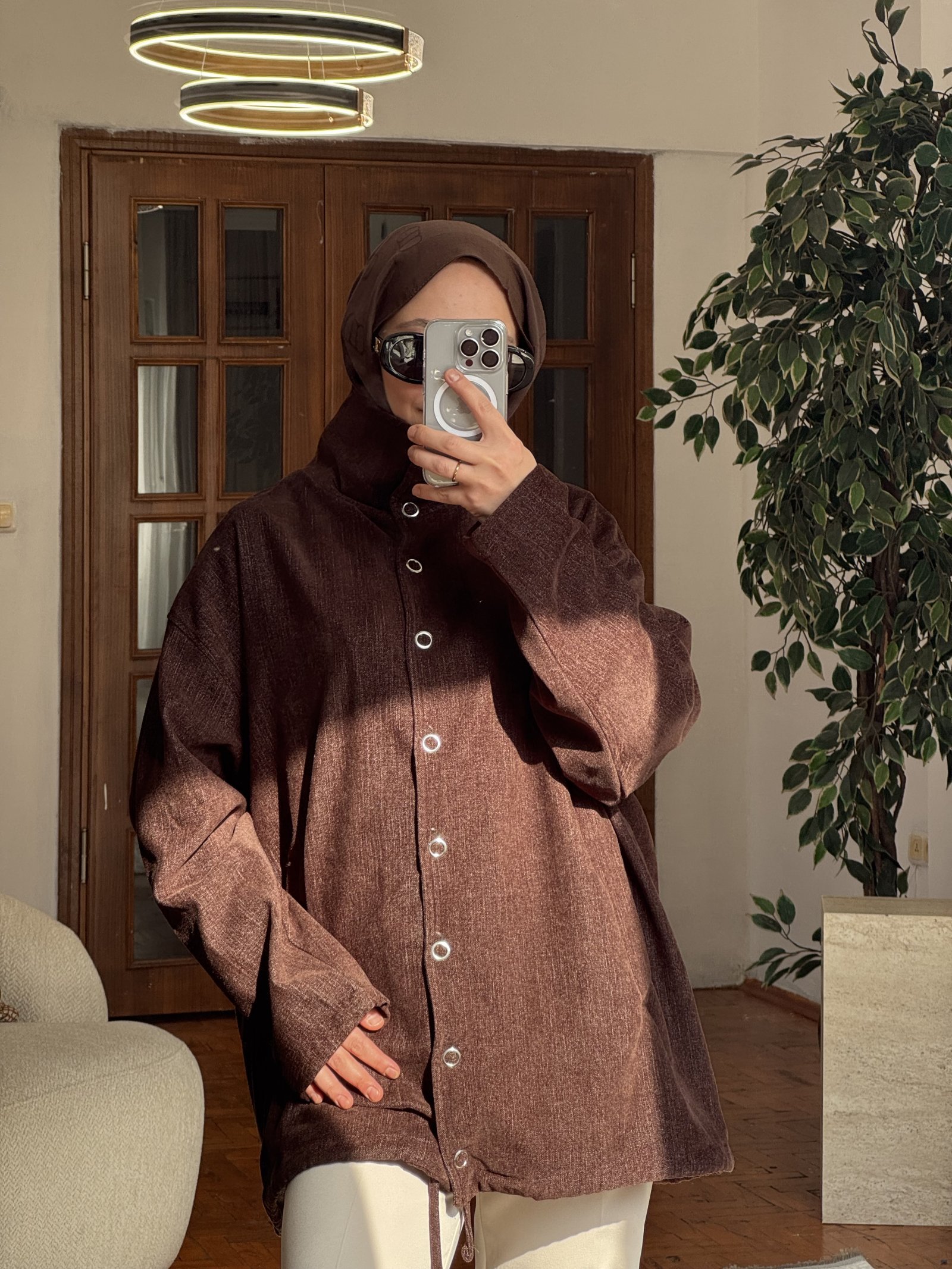 Kahverengi Kadife Dokulu Dik Yaka Çıtçıtlı Oversize Ceket