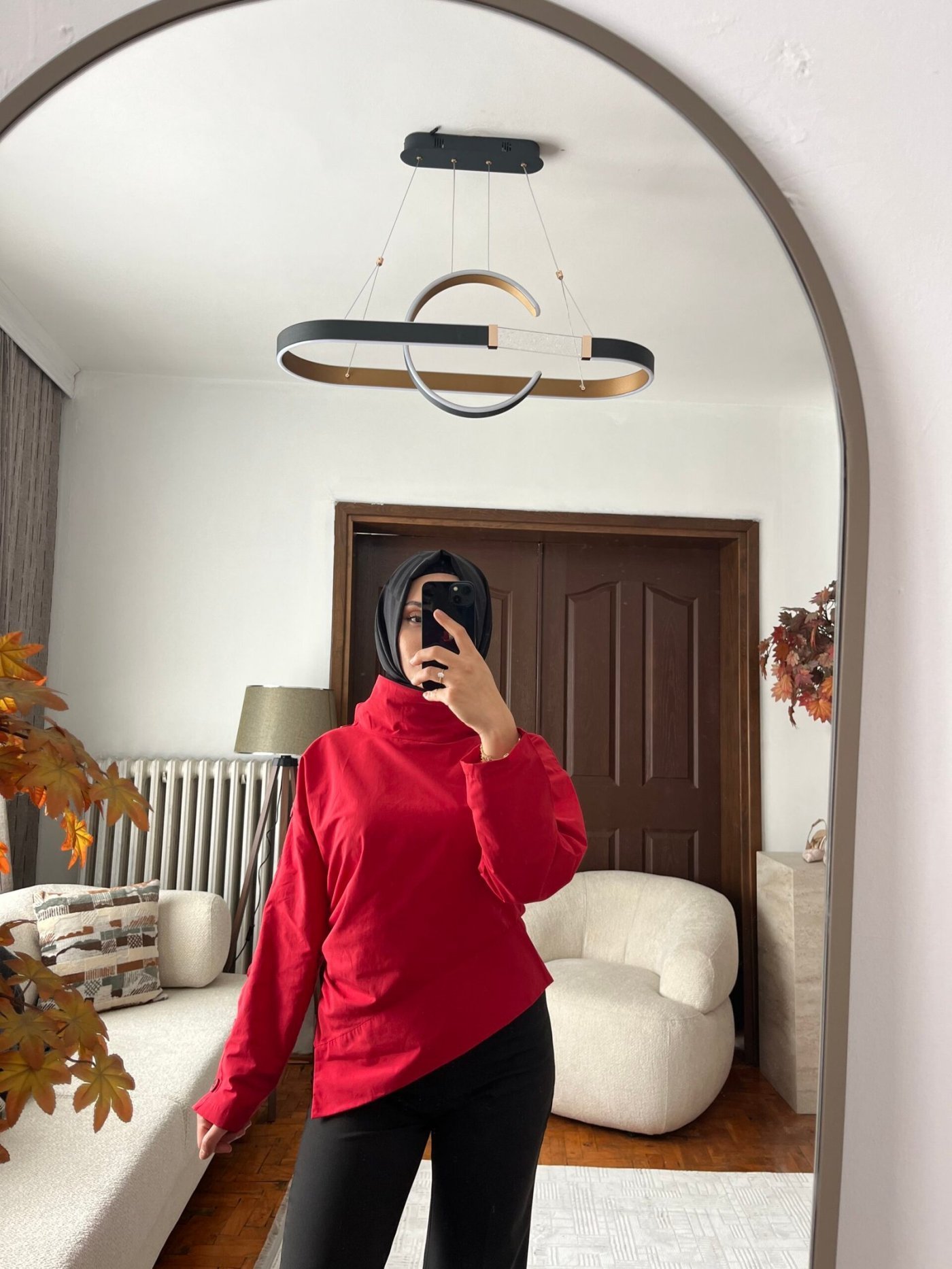 Düğme detaylı asimetrik kesim bluz